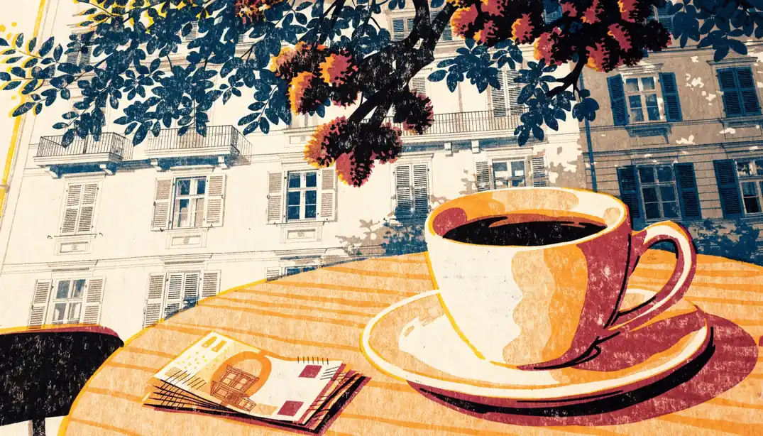 Fünf-Euro-Scheine auf einem Wiener Kaf­fee­tisch vor klassischer Altbau­fassade.